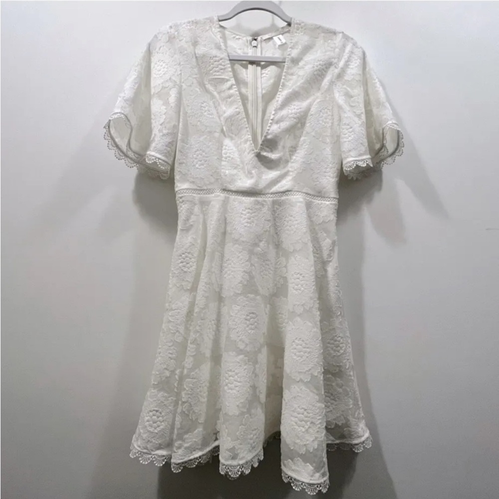 LA MAISON TALULAH Floral White Lace Mini Dress - Picture 2 of 13